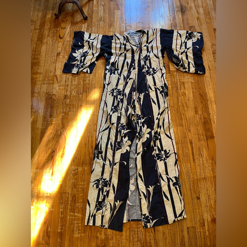 Japanese yukata Robe in navy and Cream